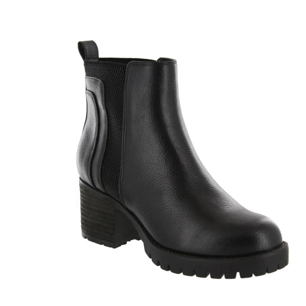 Like New MIA Colten Black Boots Size 8.5